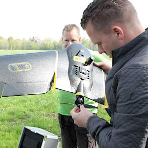 De coöperatieve werktuigenvereniging (CWV) Barlo bij Aalten in de Achterhoek timmert aan de weg met de aankoop van een drone. Het loonwerkbedrijf heeft vorig jaar een eBee aangekocht die volgens bedrijfsleider Jaco Gerritsen inspeelt op de ontwikkelingen